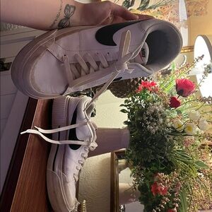 Nike White and Black Casual Sneakers